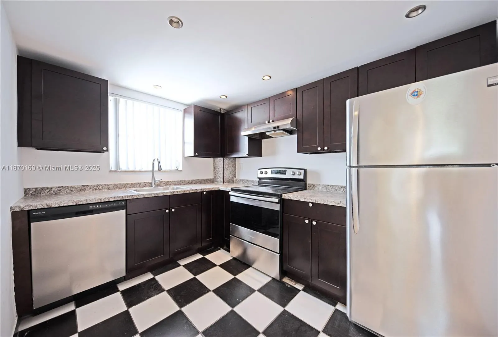 4142 N Jefferson Ave, #2C