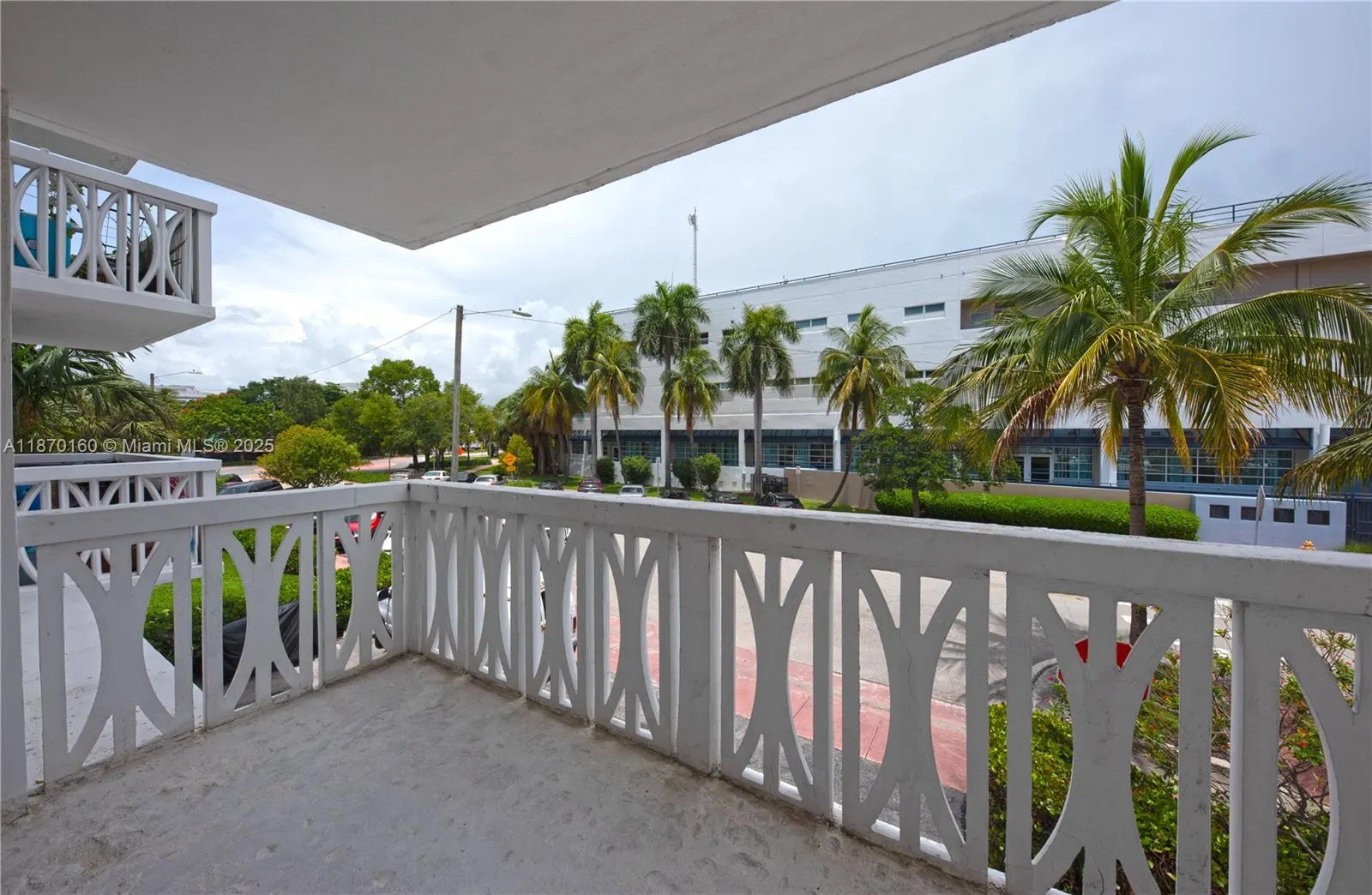 4142 N Jefferson Ave, #2C