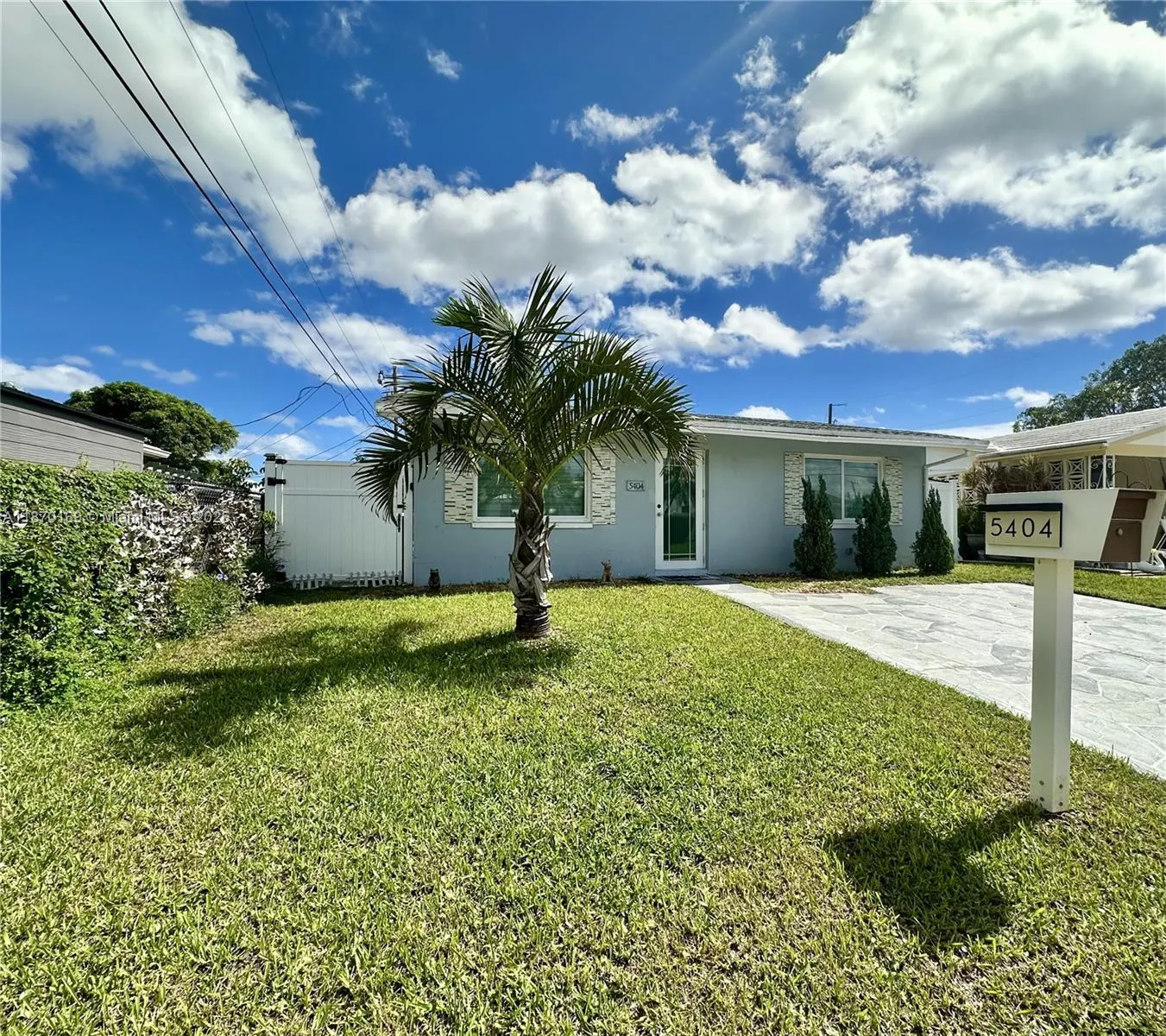 5404 NW 23rd Ter