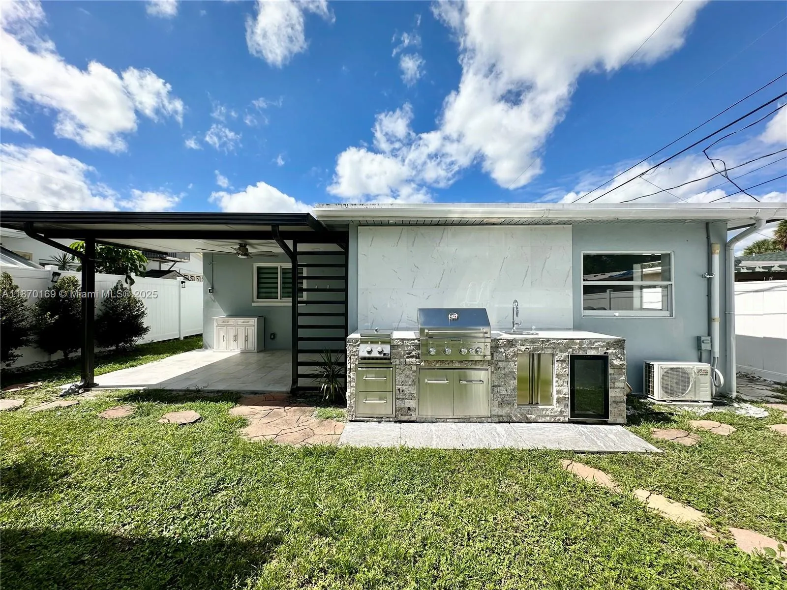 5404 NW 23rd Ter