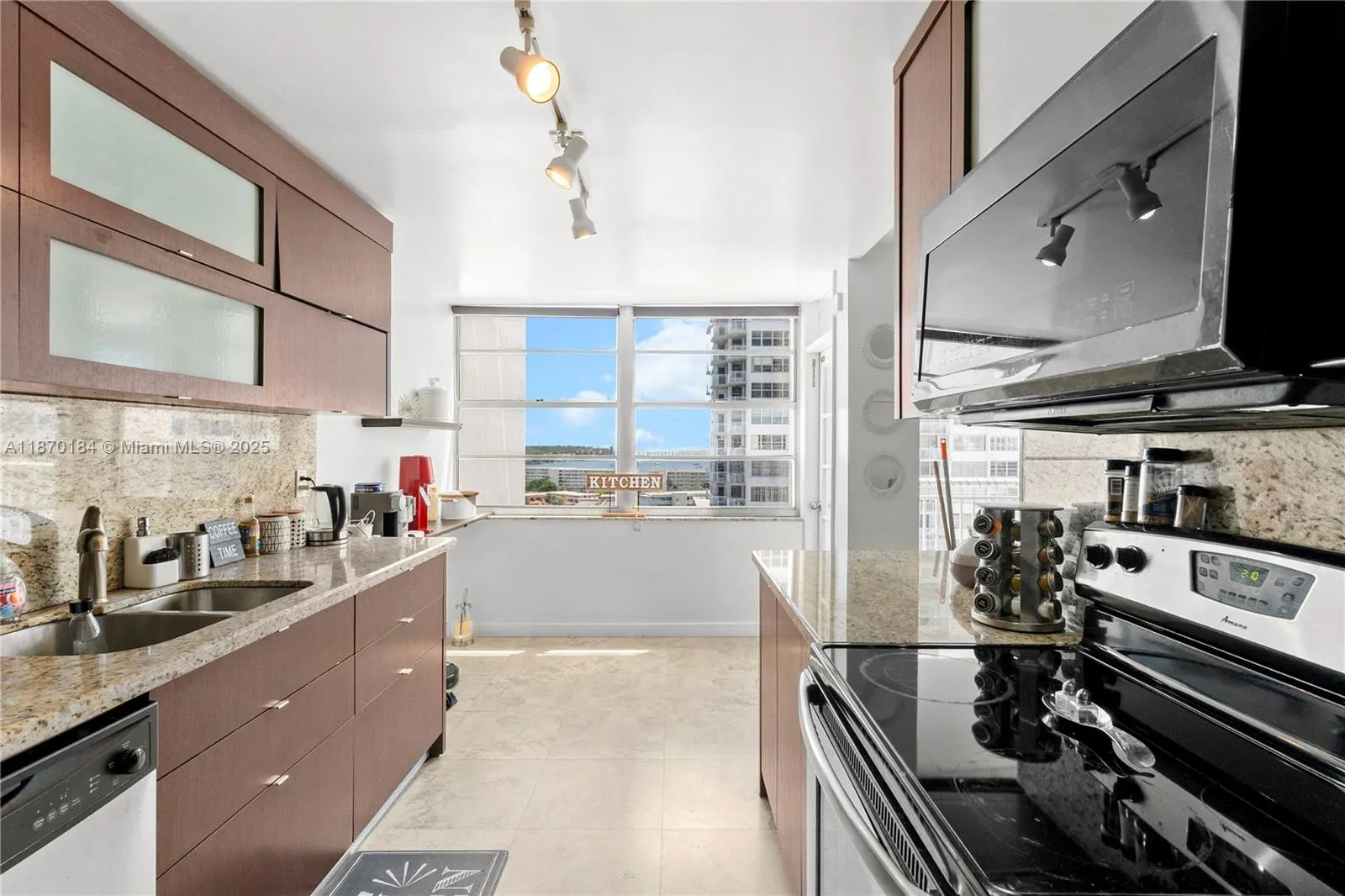 18071 Biscayne Blvd, #1404