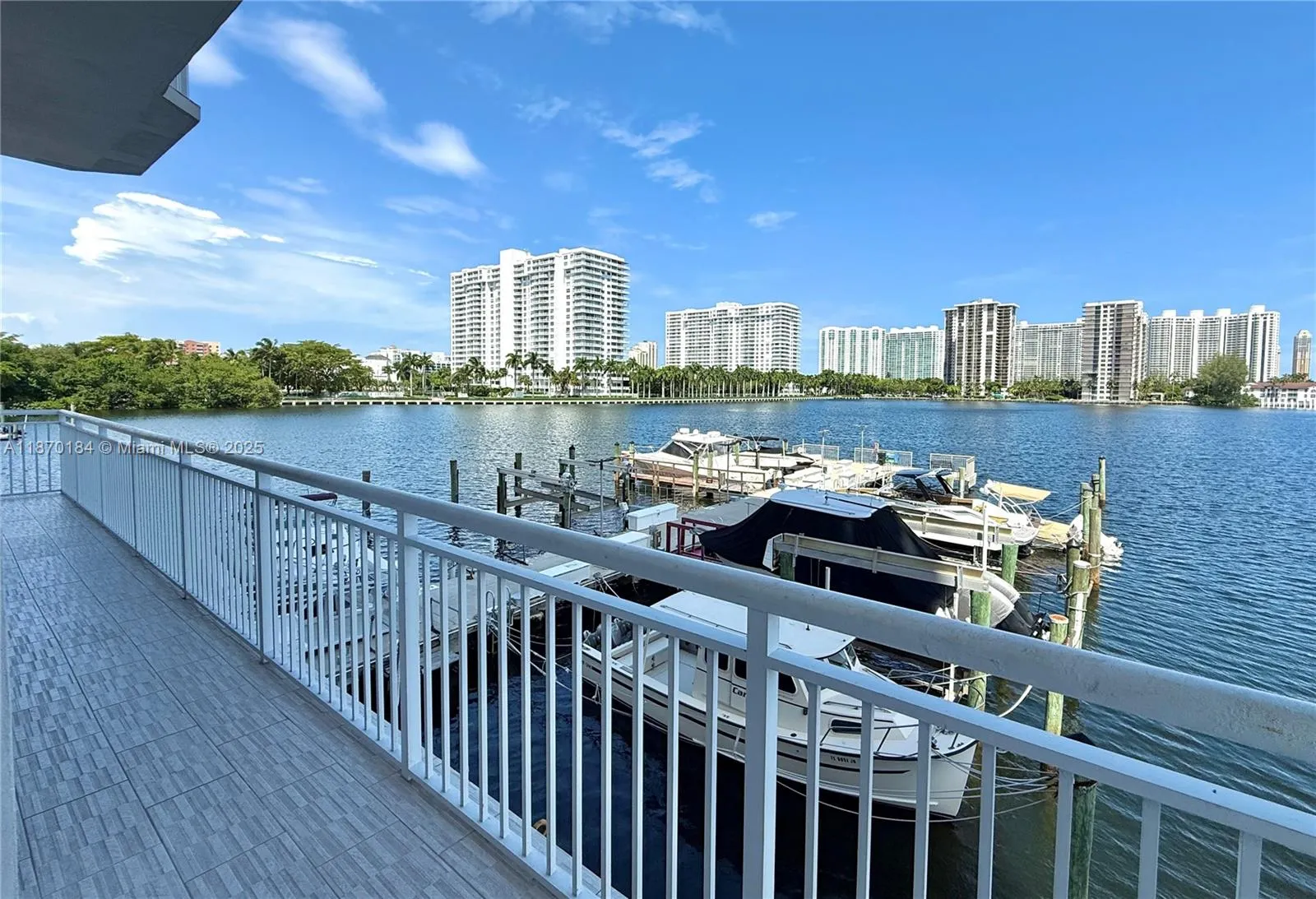 18071 Biscayne Blvd, #1404