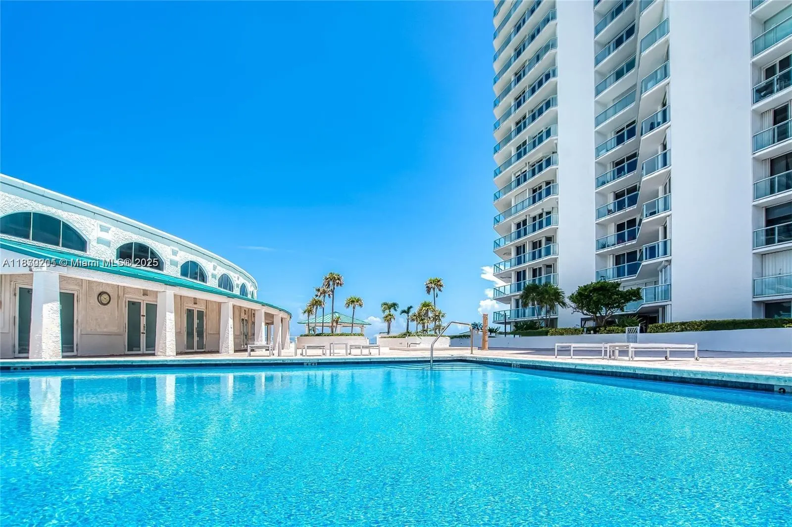 16445 Collins Ave, #2321