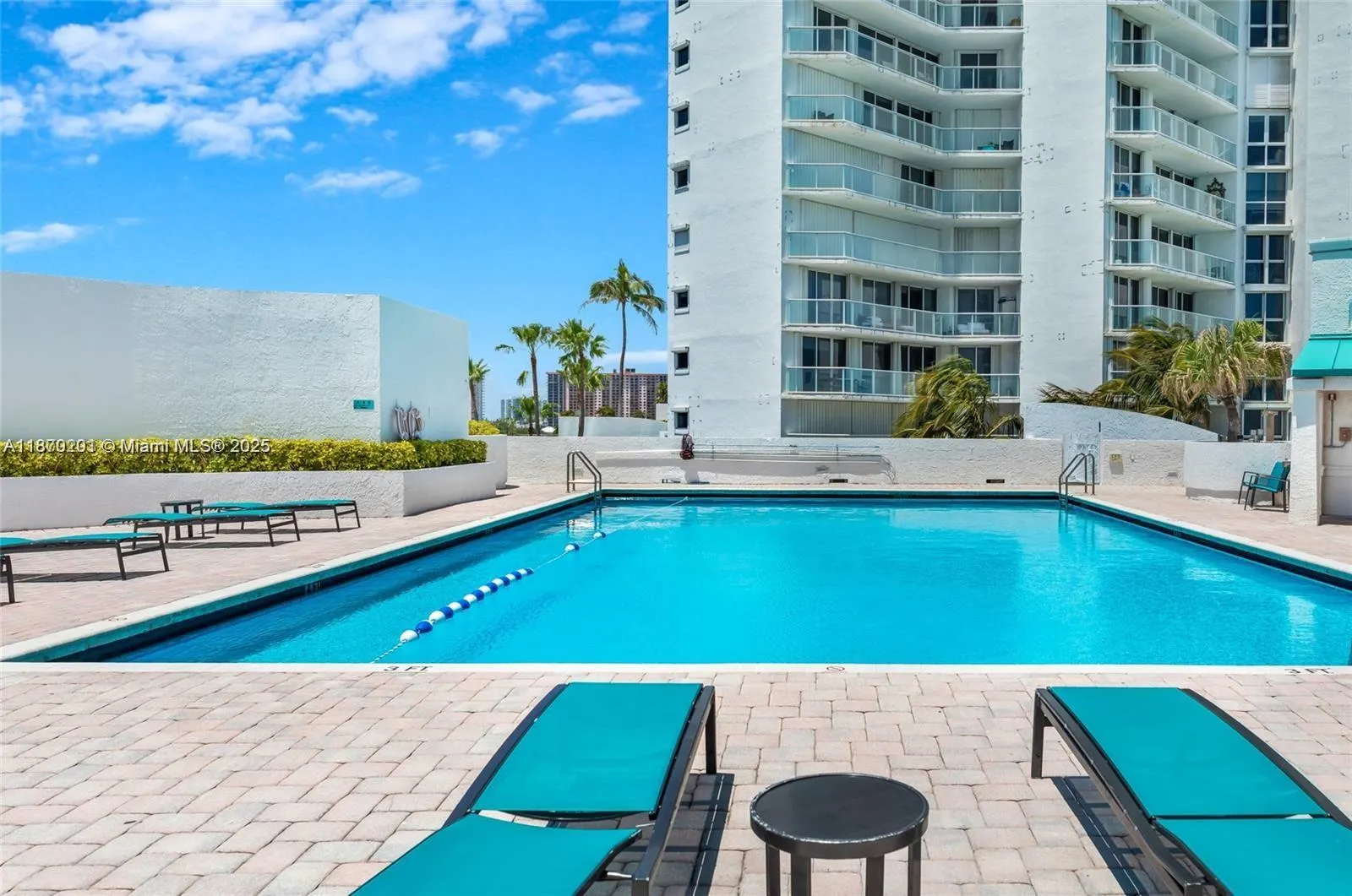 16445 Collins Ave, #2321