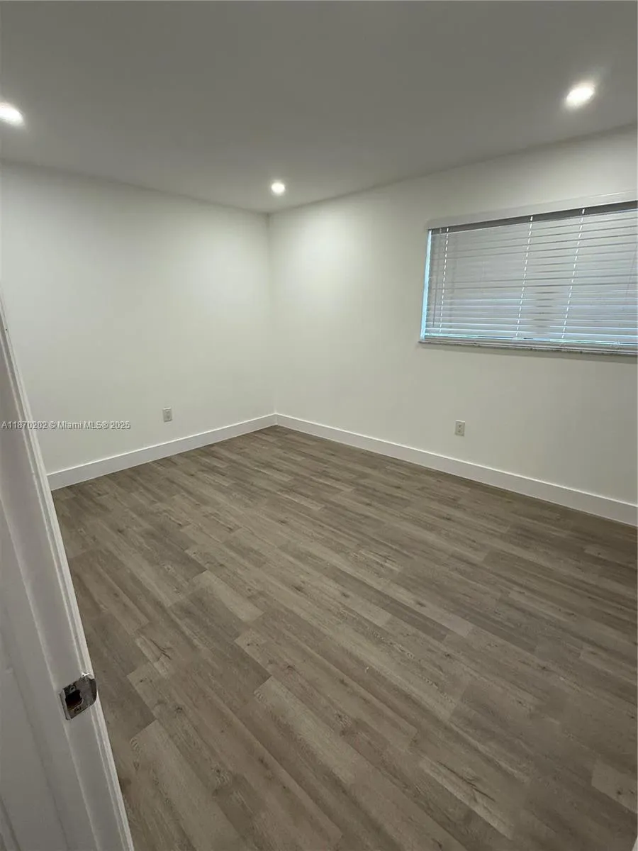 565 NE 12th Ave, #565