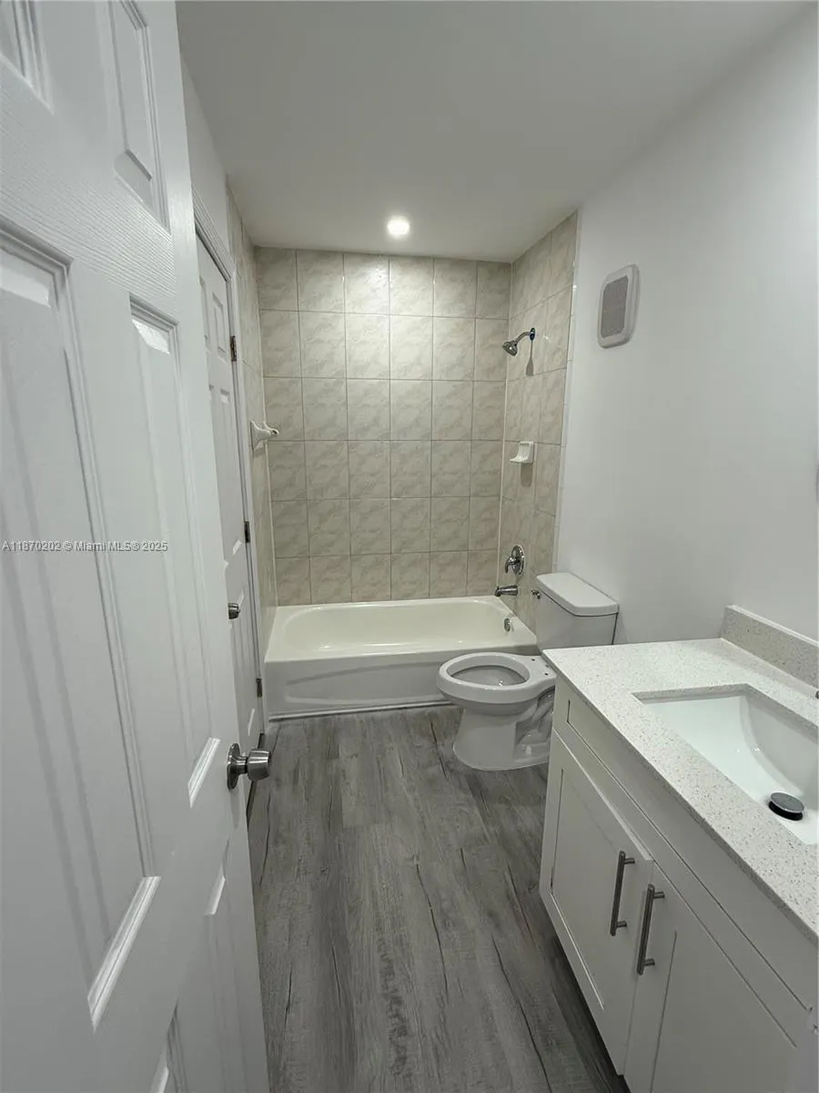 565 NE 12th Ave, #565