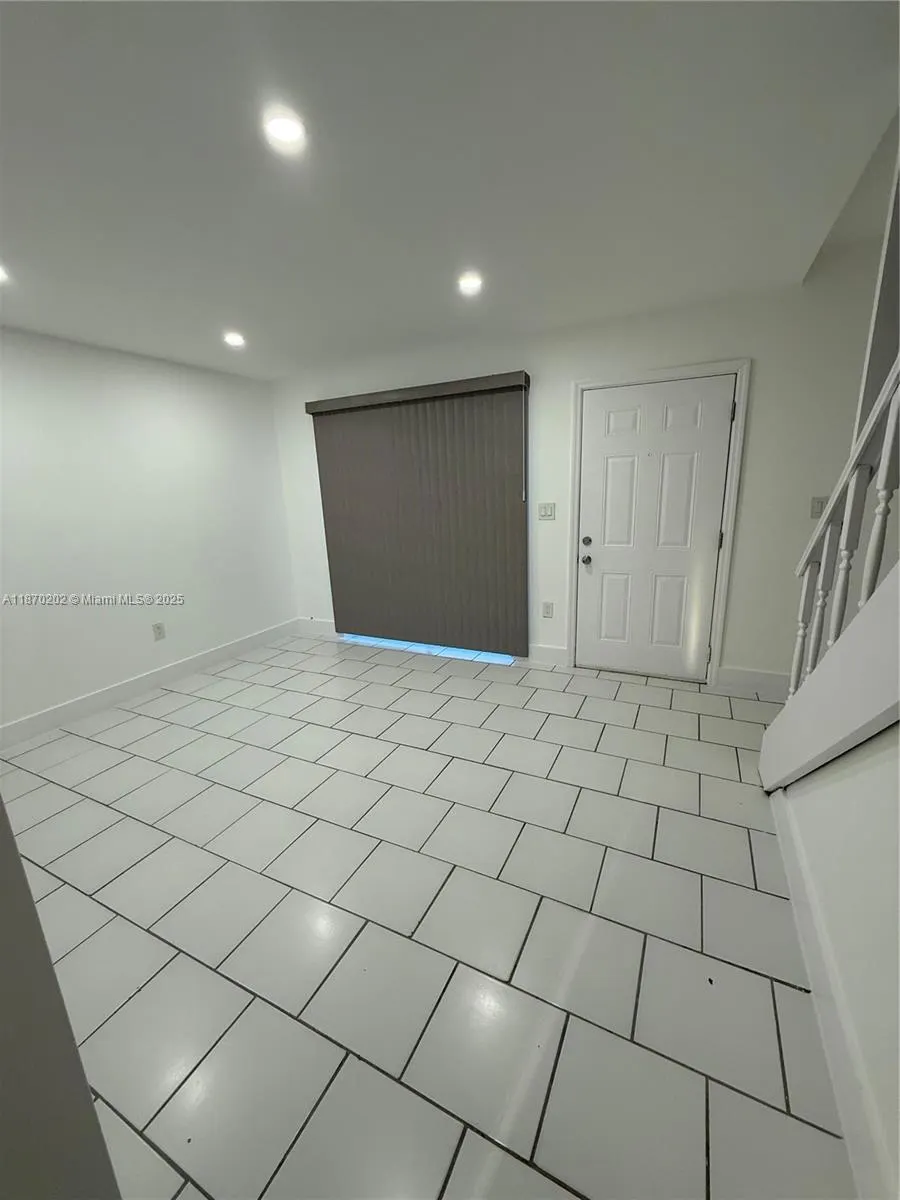 565 NE 12th Ave, #565