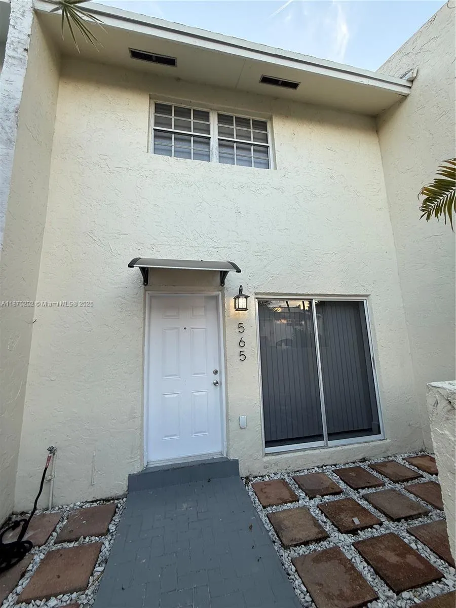 565 NE 12th Ave, #565