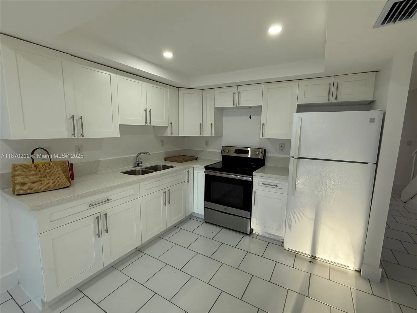 565 NE 12th Ave, #565
