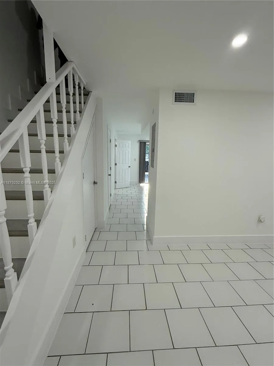 565 NE 12th Ave, #565