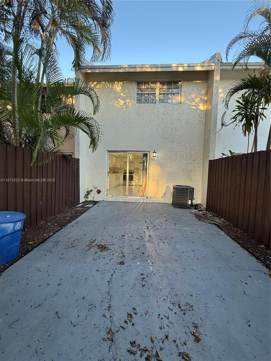 565 NE 12th Ave, #565