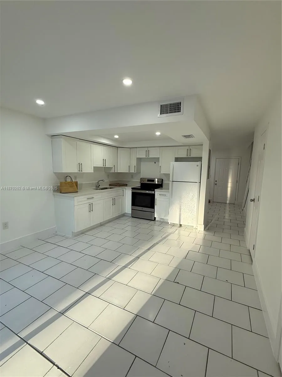 565 NE 12th Ave, #565