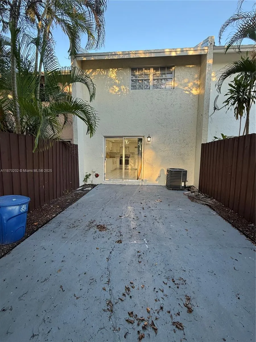 565 NE 12th Ave, #565