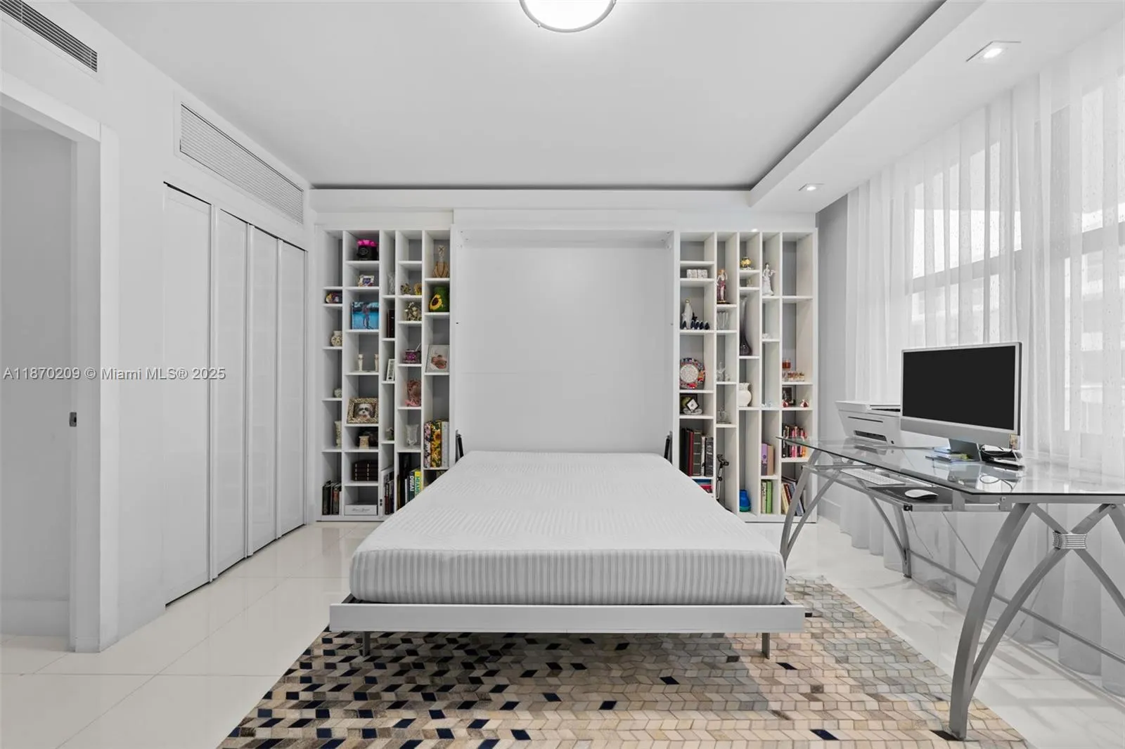 9801 Collins Ave, #19J