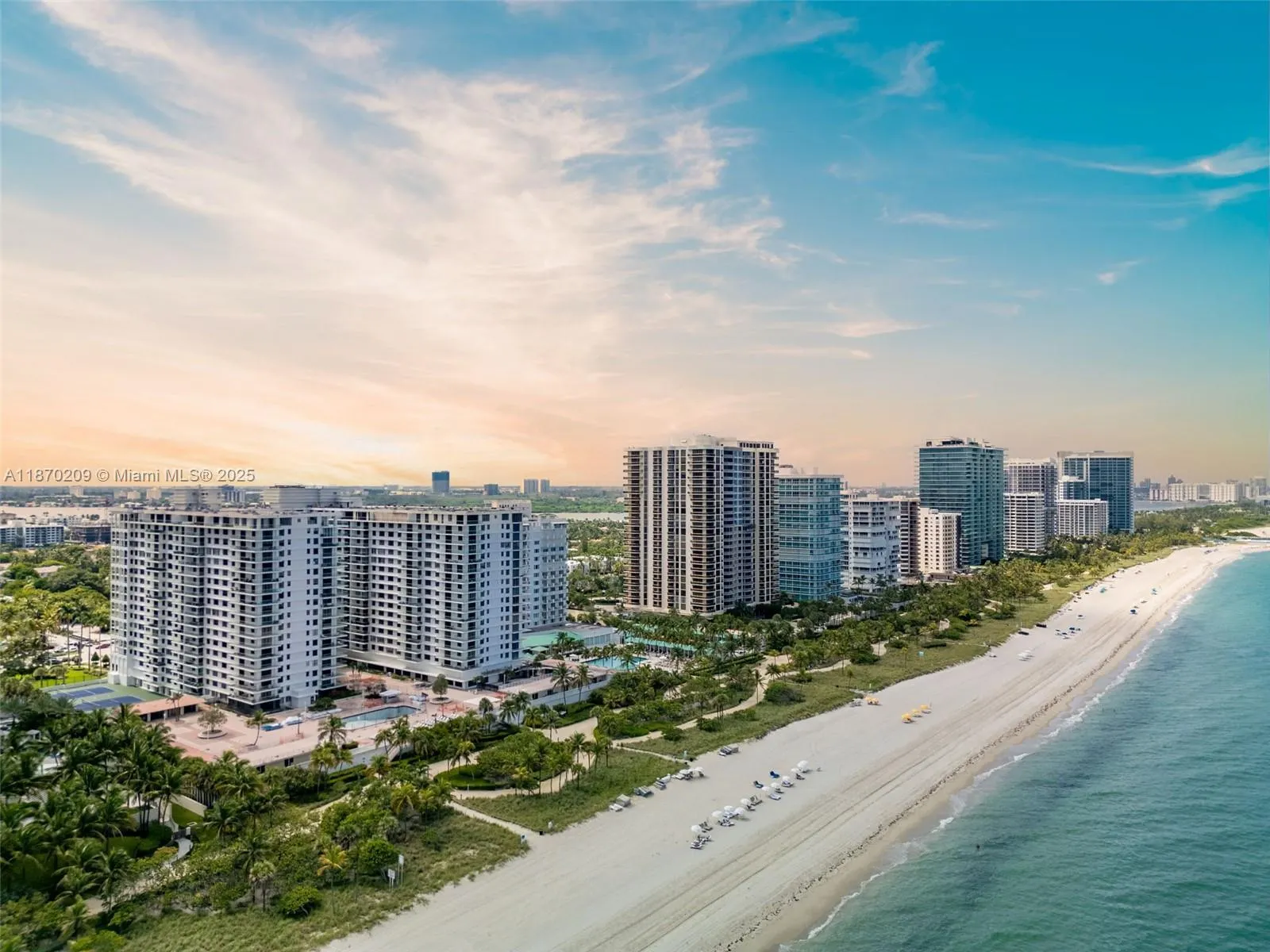 9801 Collins Ave, #19J