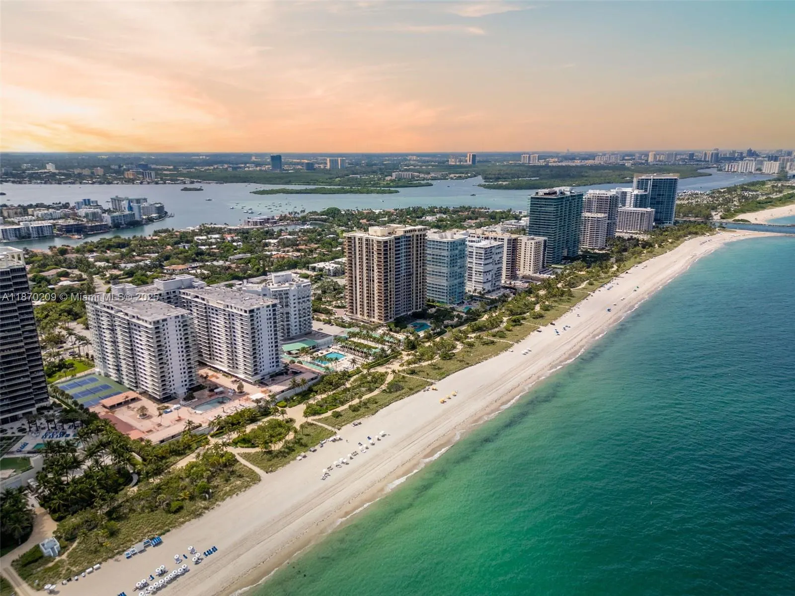 9801 Collins Ave, #19J
