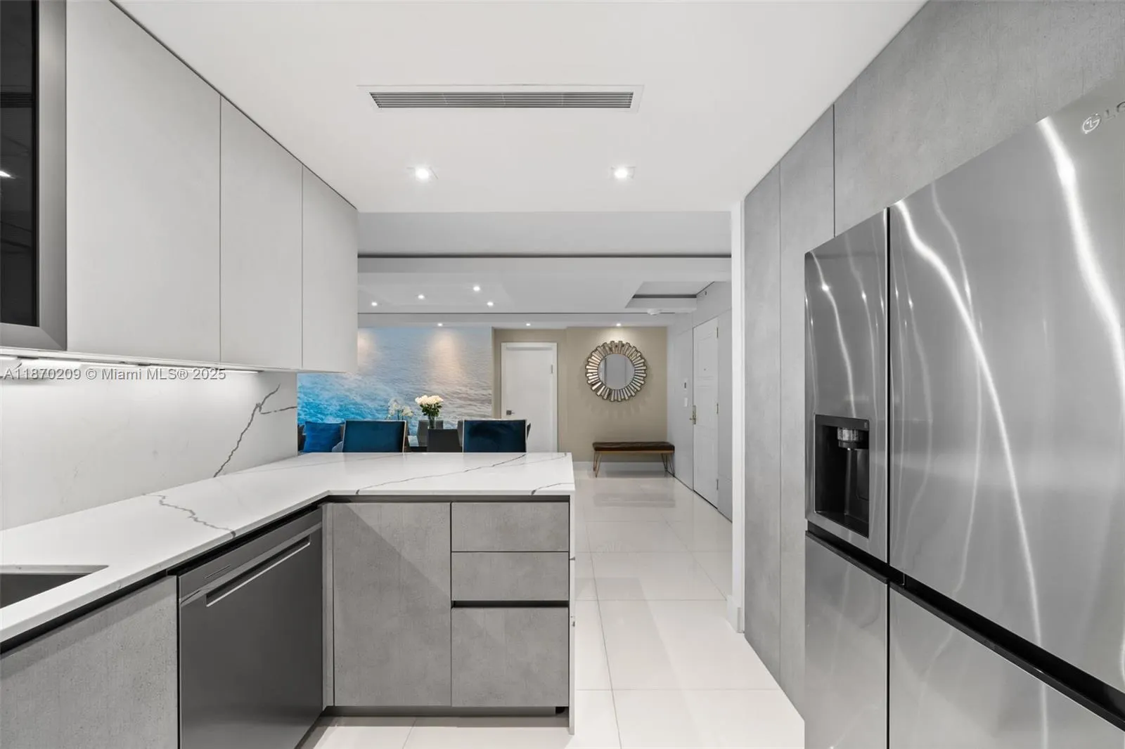 9801 Collins Ave, #19J