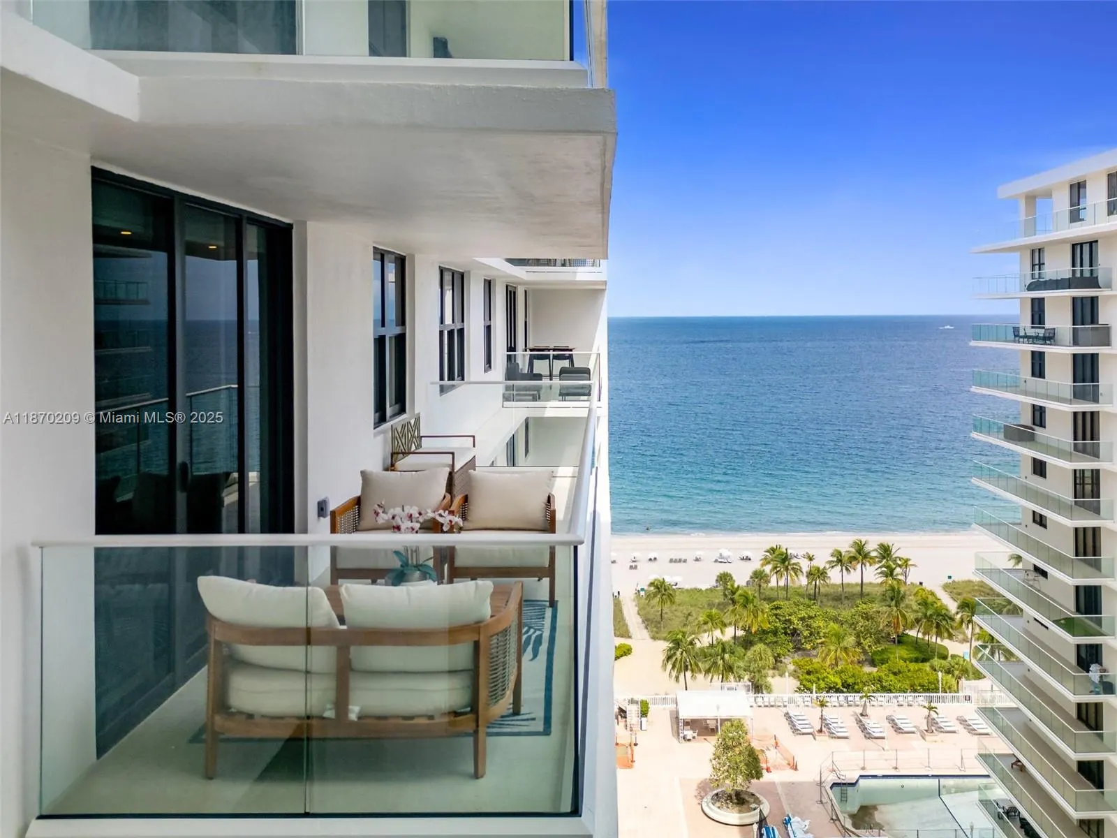 9801 Collins Ave, #19J