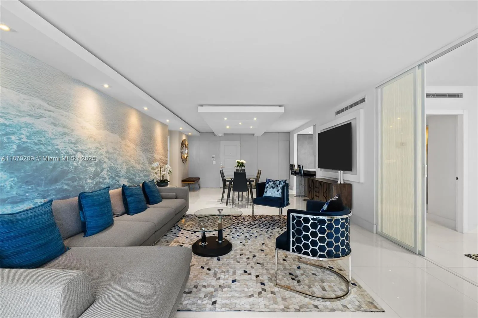 9801 Collins Ave, #19J