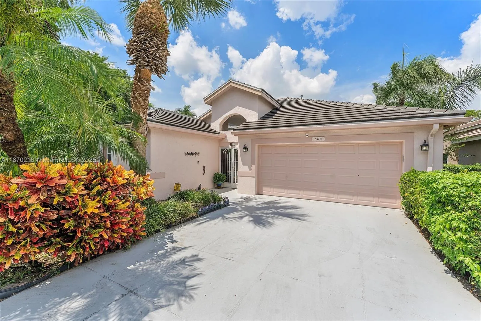 800 Clearbrook Park Cir