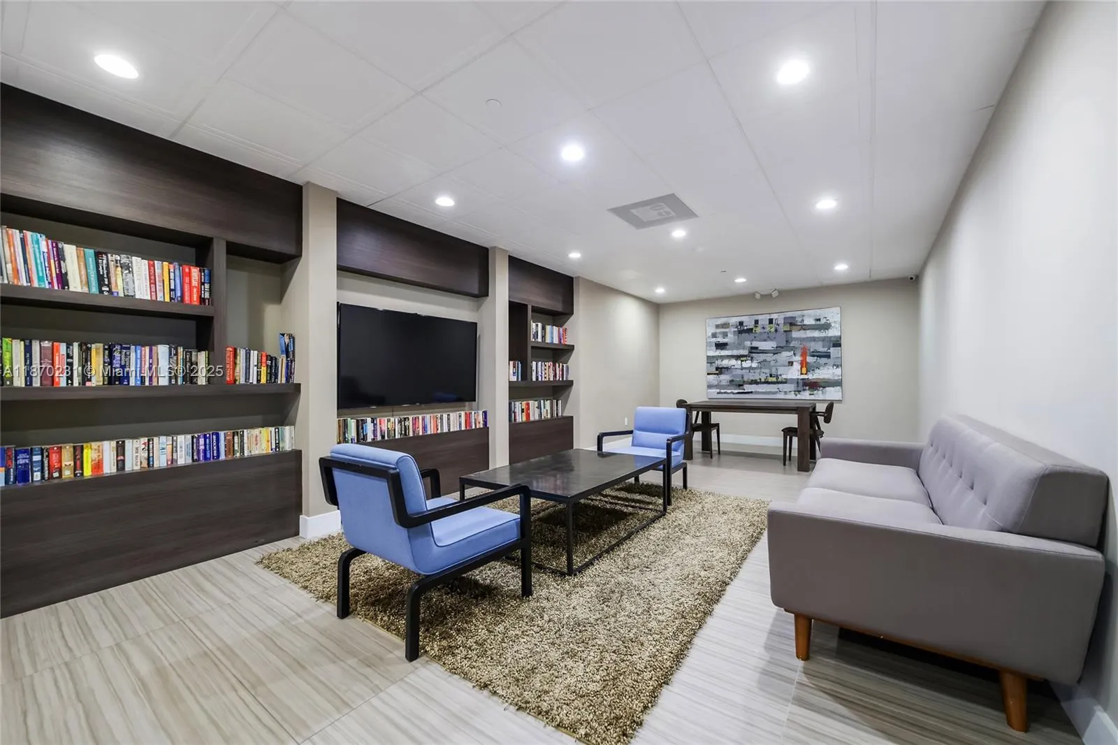 3675 N Country Club Dr, #204