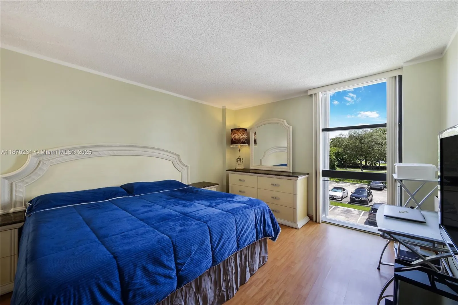3675 N Country Club Dr, #204