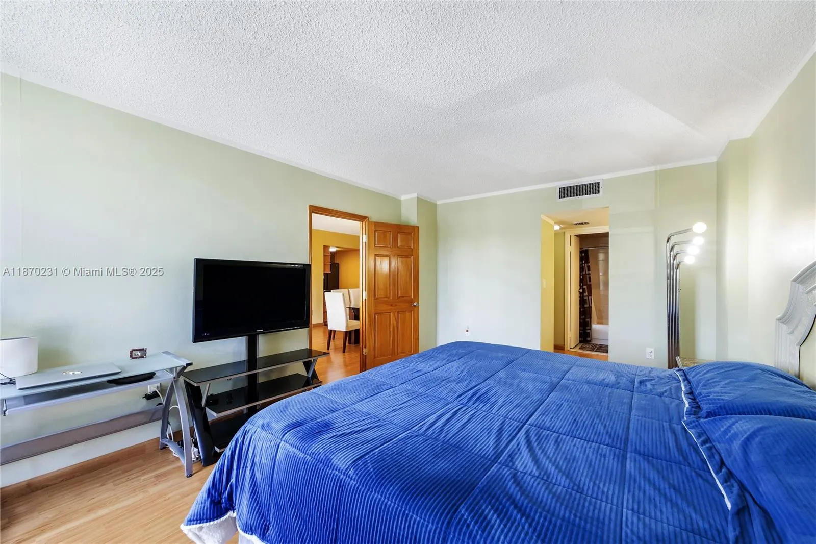 3675 N Country Club Dr, #204