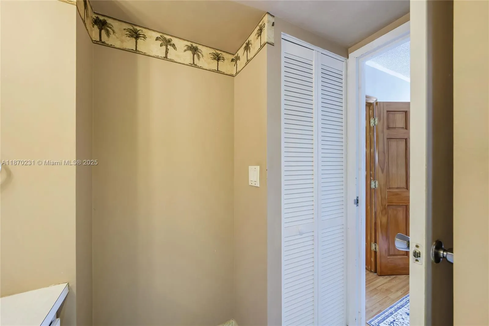 3675 N Country Club Dr, #204