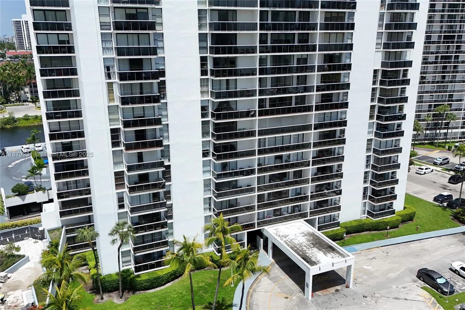 3675 N Country Club Dr, #204