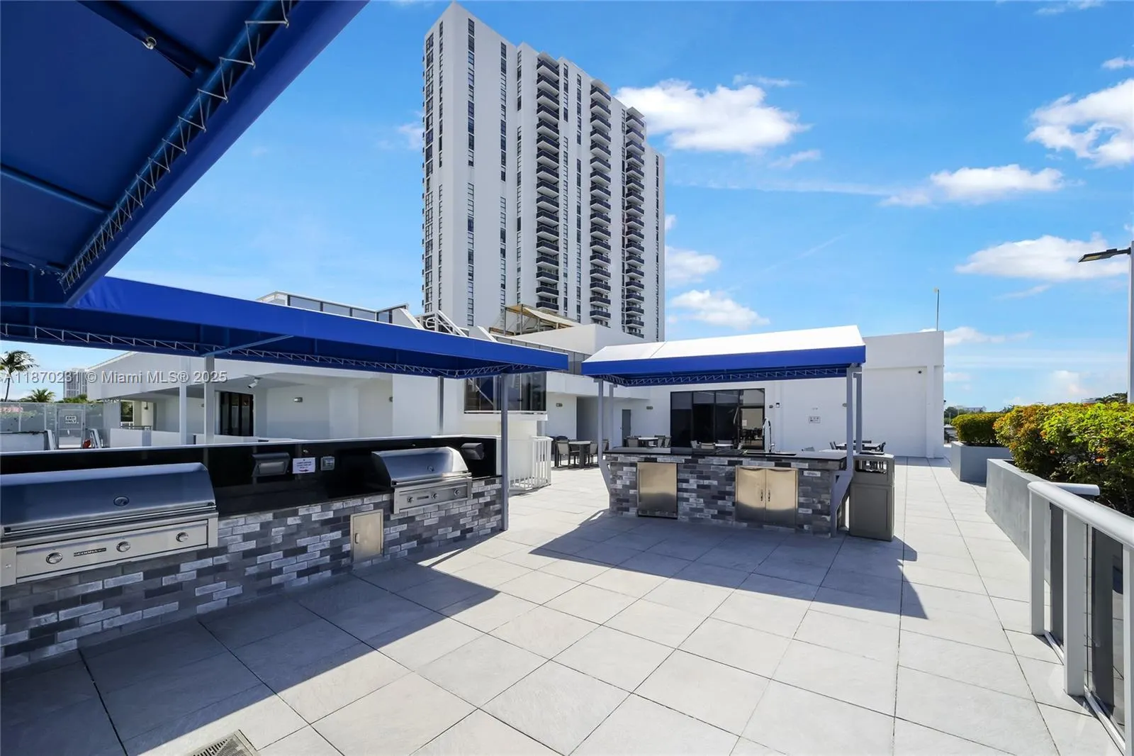 3675 N Country Club Dr, #204