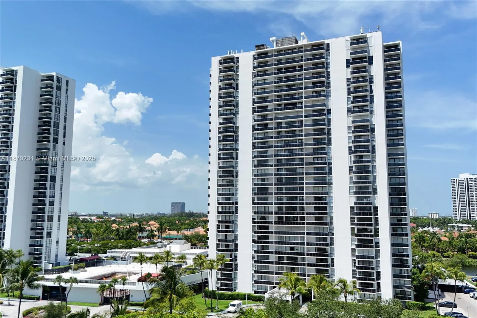 3675 N Country Club Dr, #204
