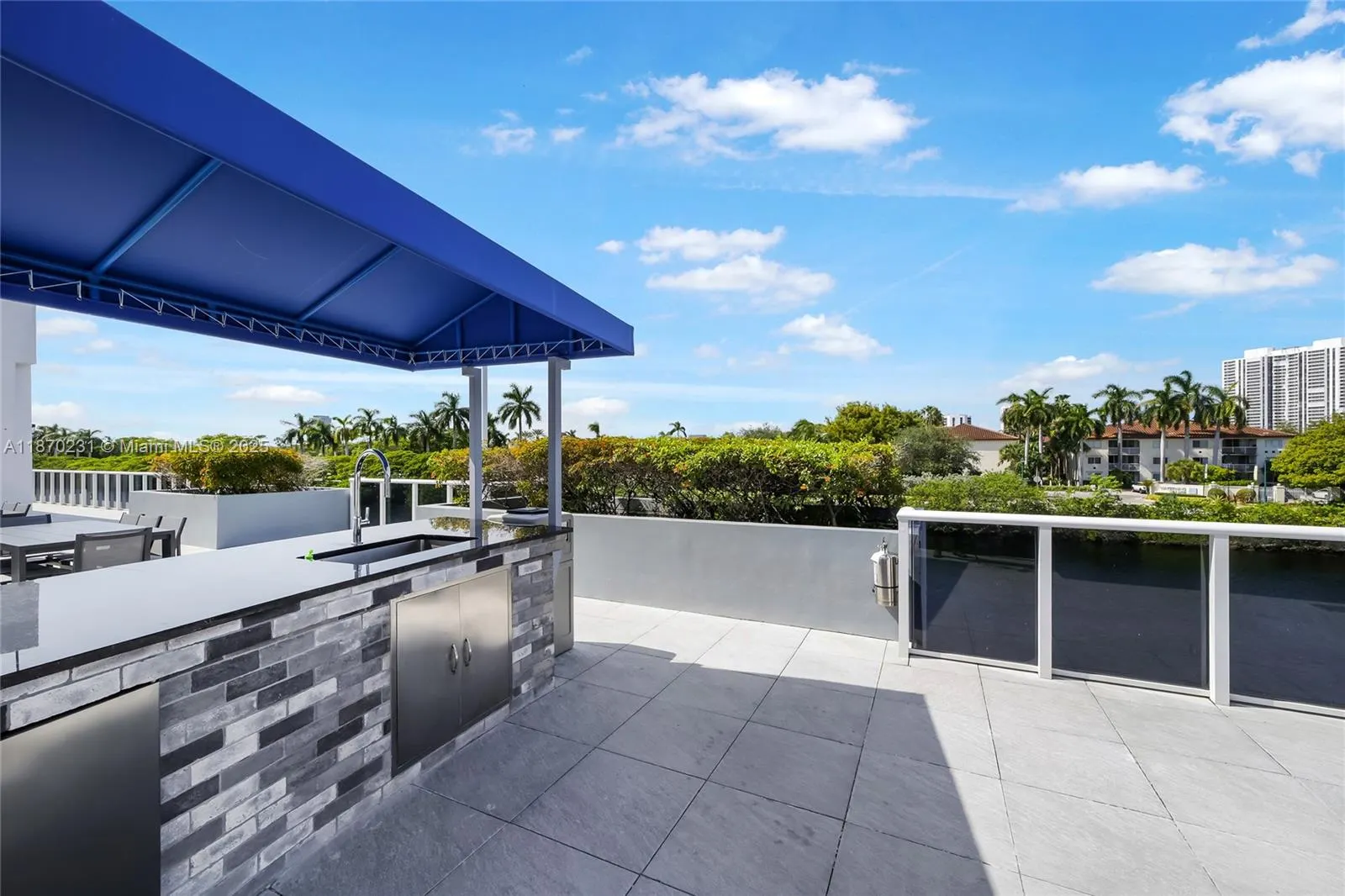 3675 N Country Club Dr, #204