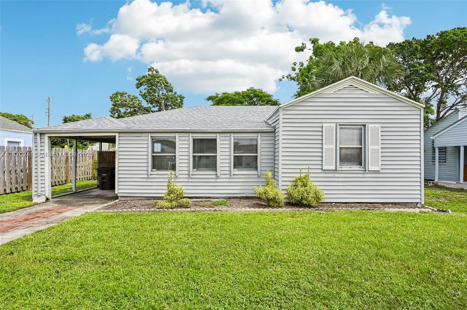 837 Ridgewood Dr