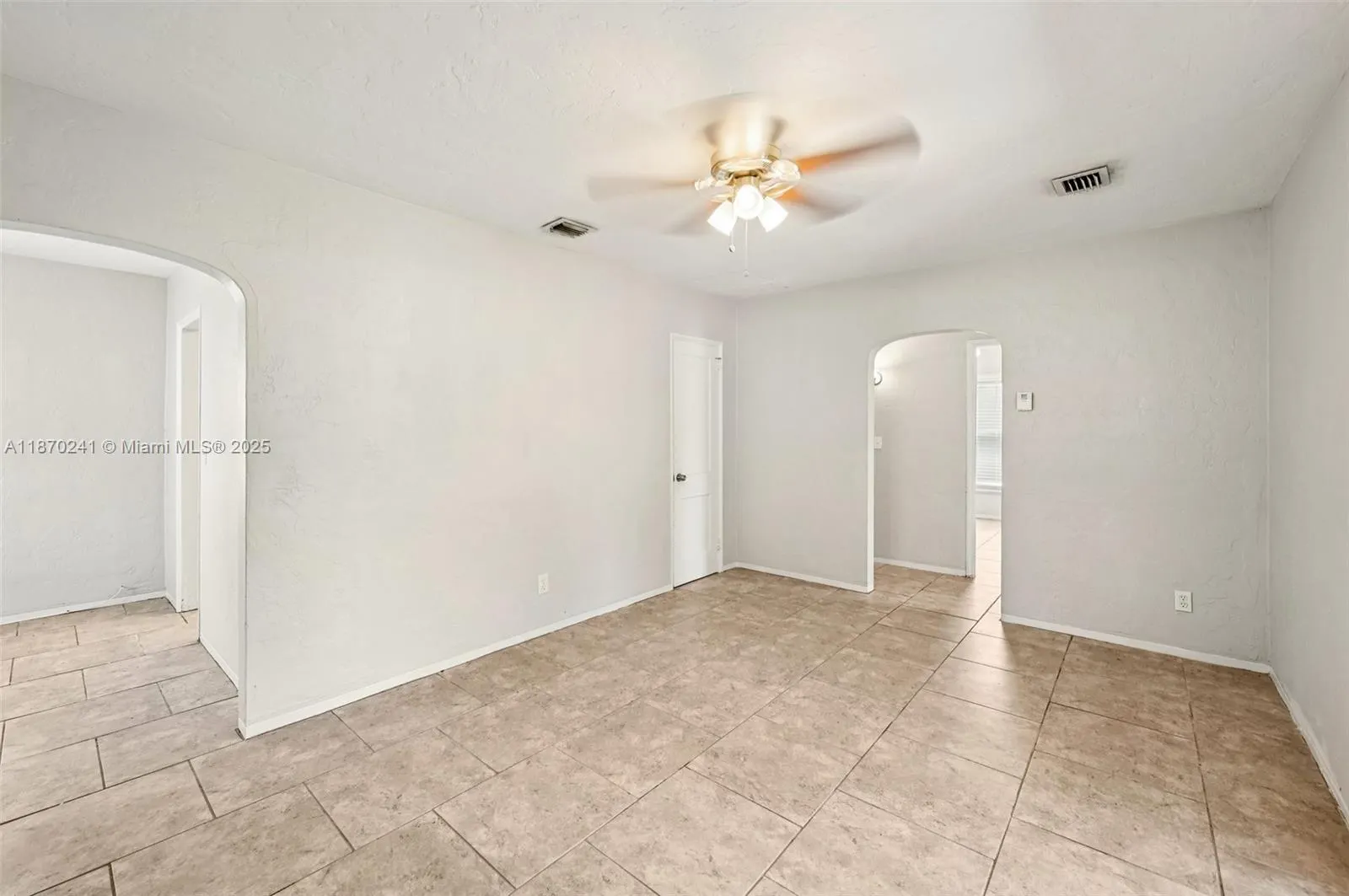 837 Ridgewood Dr
