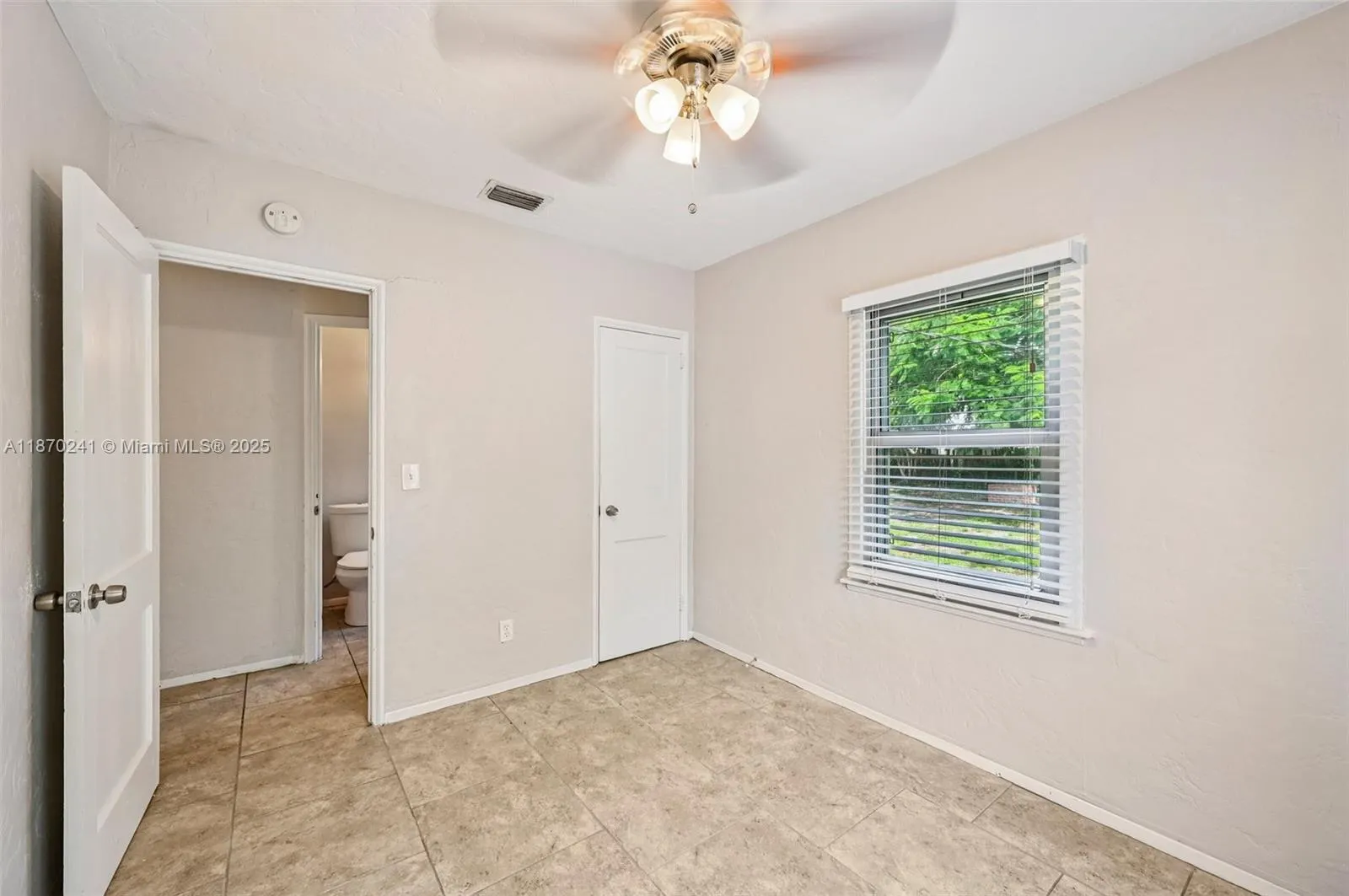 837 Ridgewood Dr