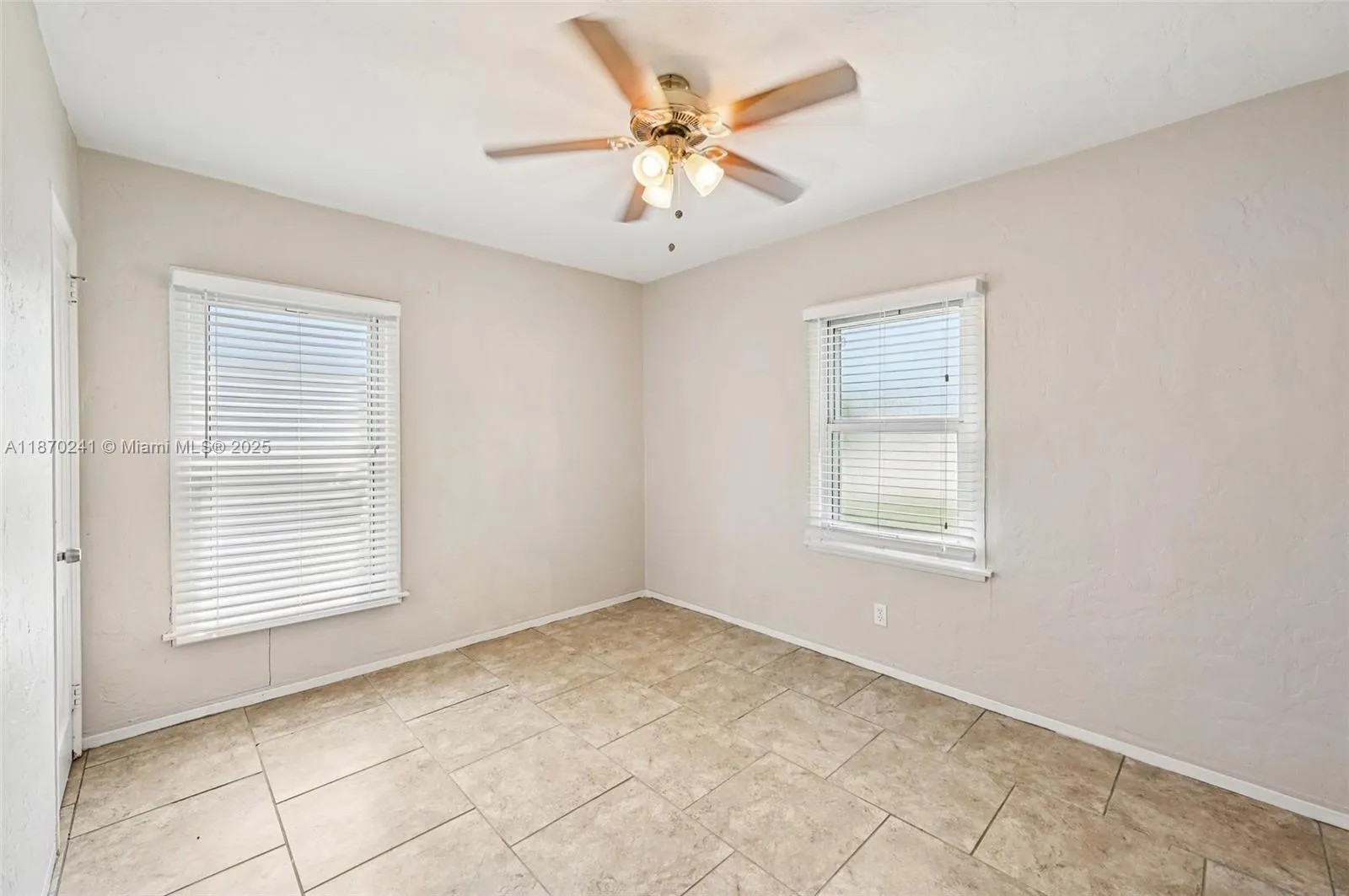 837 Ridgewood Dr
