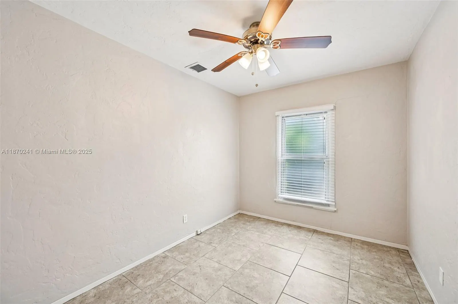 837 Ridgewood Dr