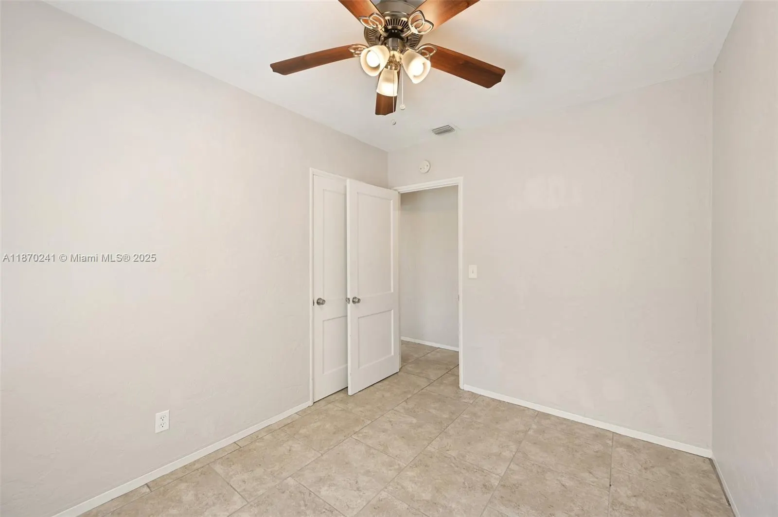 837 Ridgewood Dr