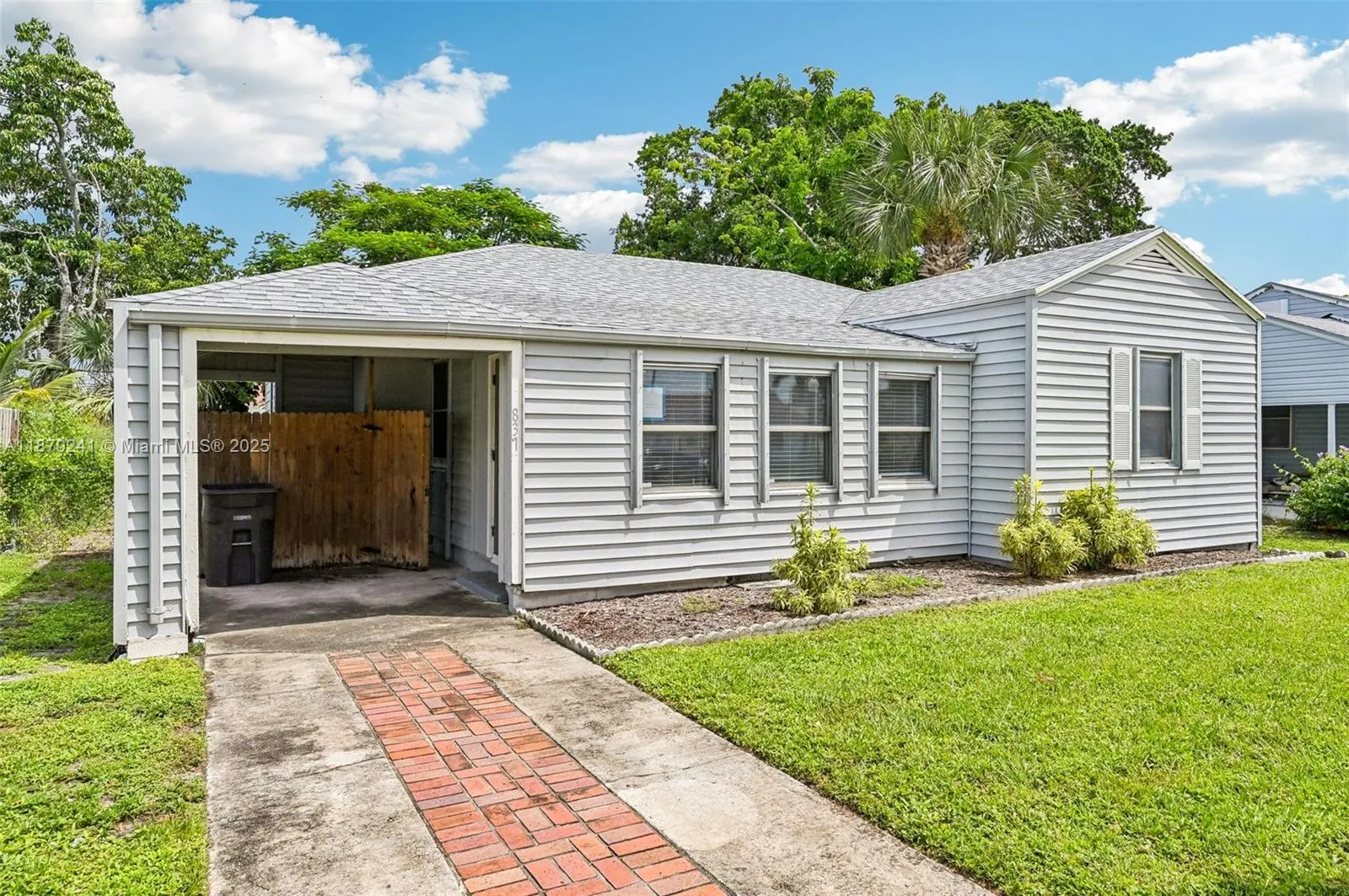 837 Ridgewood Dr