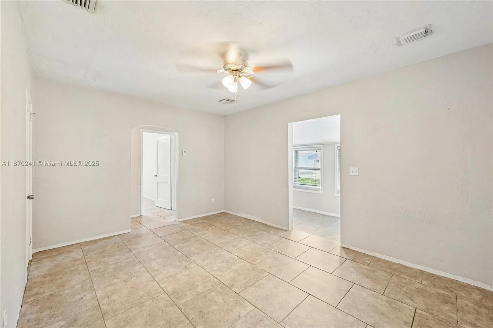 837 Ridgewood Dr