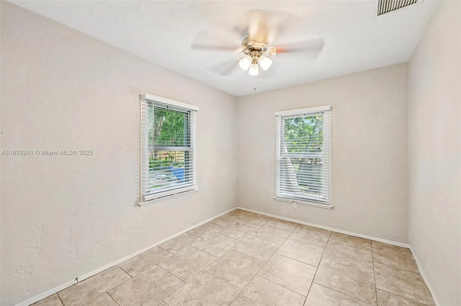837 Ridgewood Dr