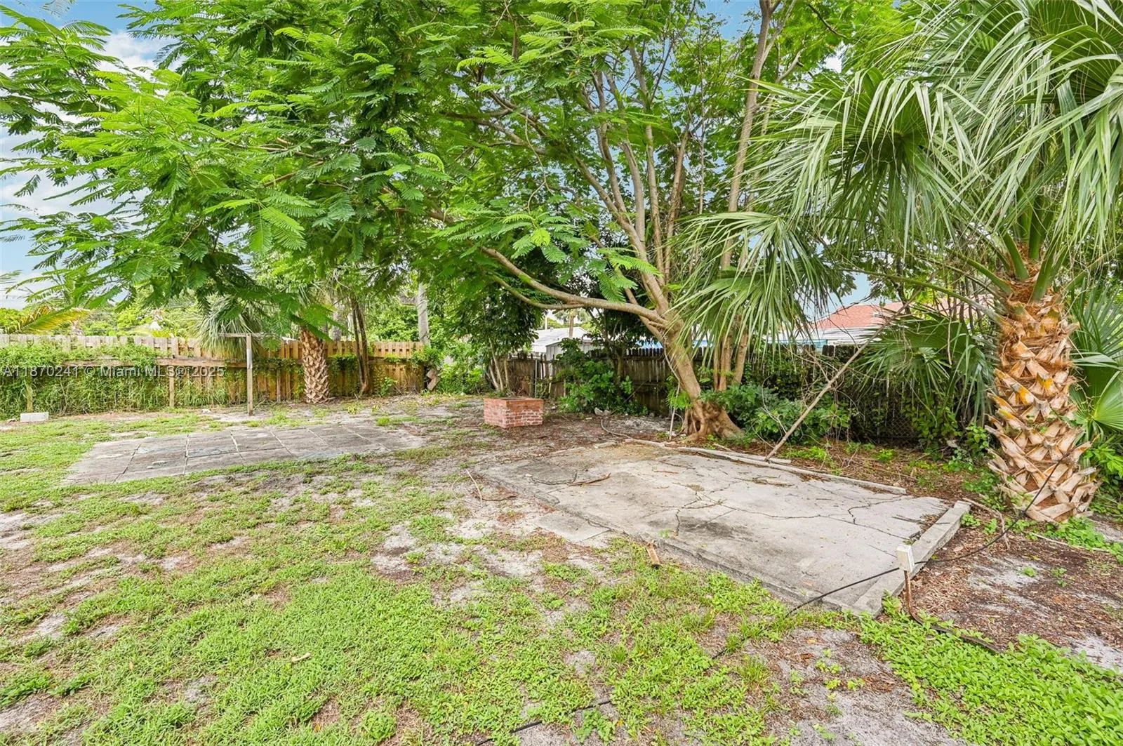 837 Ridgewood Dr