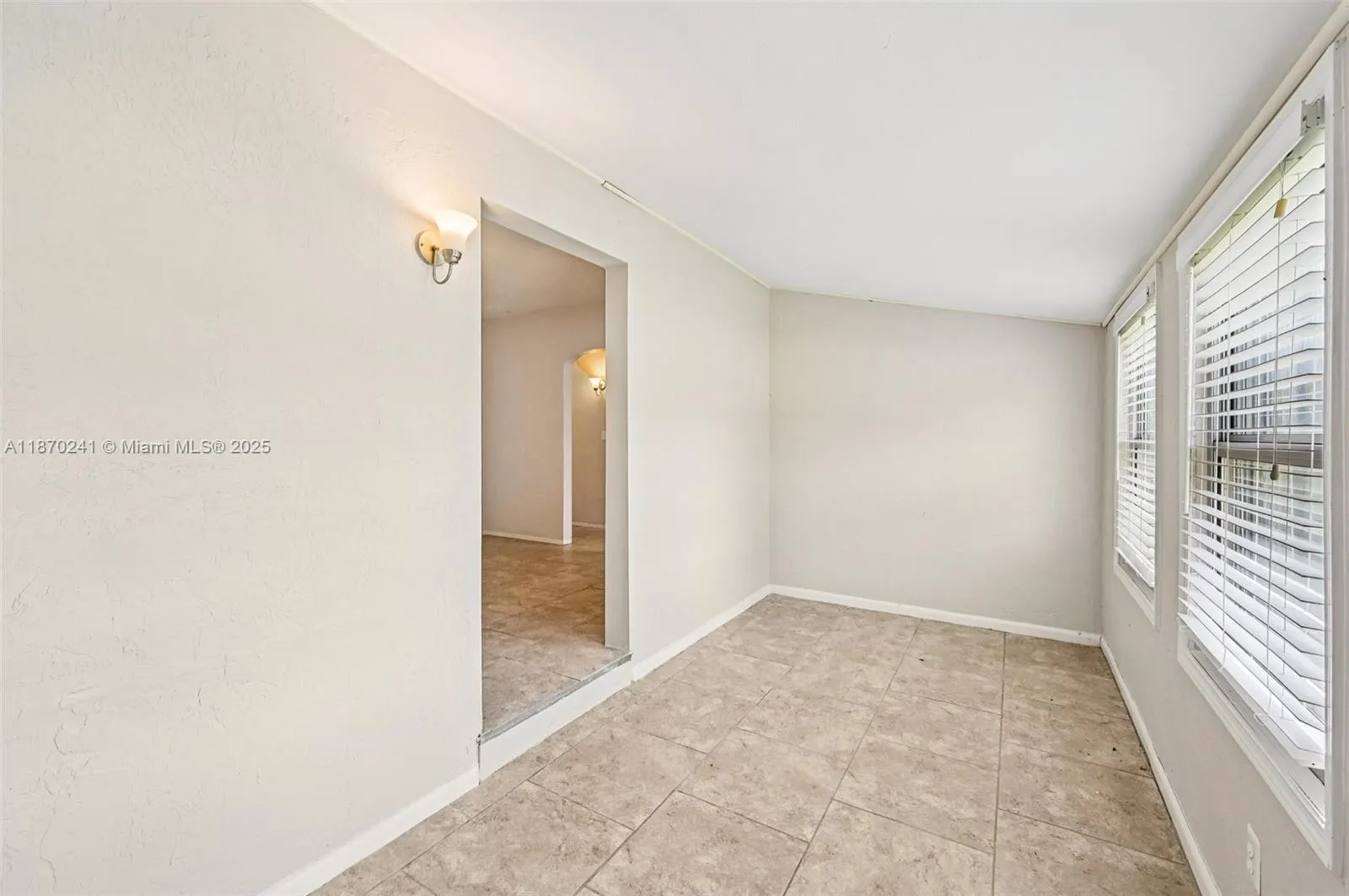 837 Ridgewood Dr