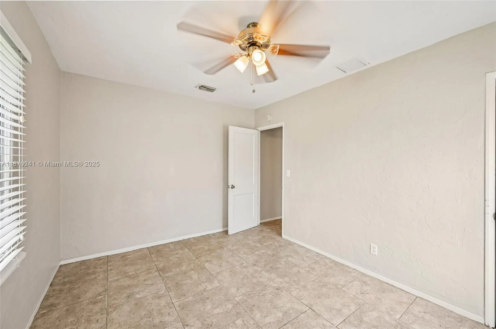 837 Ridgewood Dr