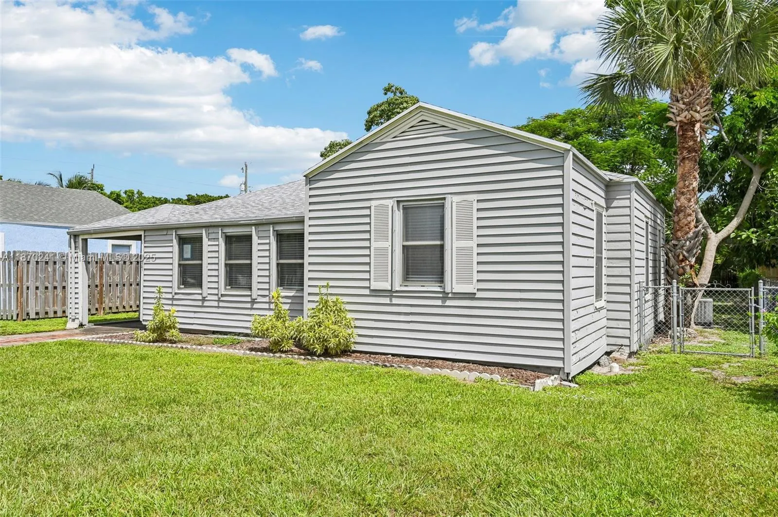 837 Ridgewood Dr