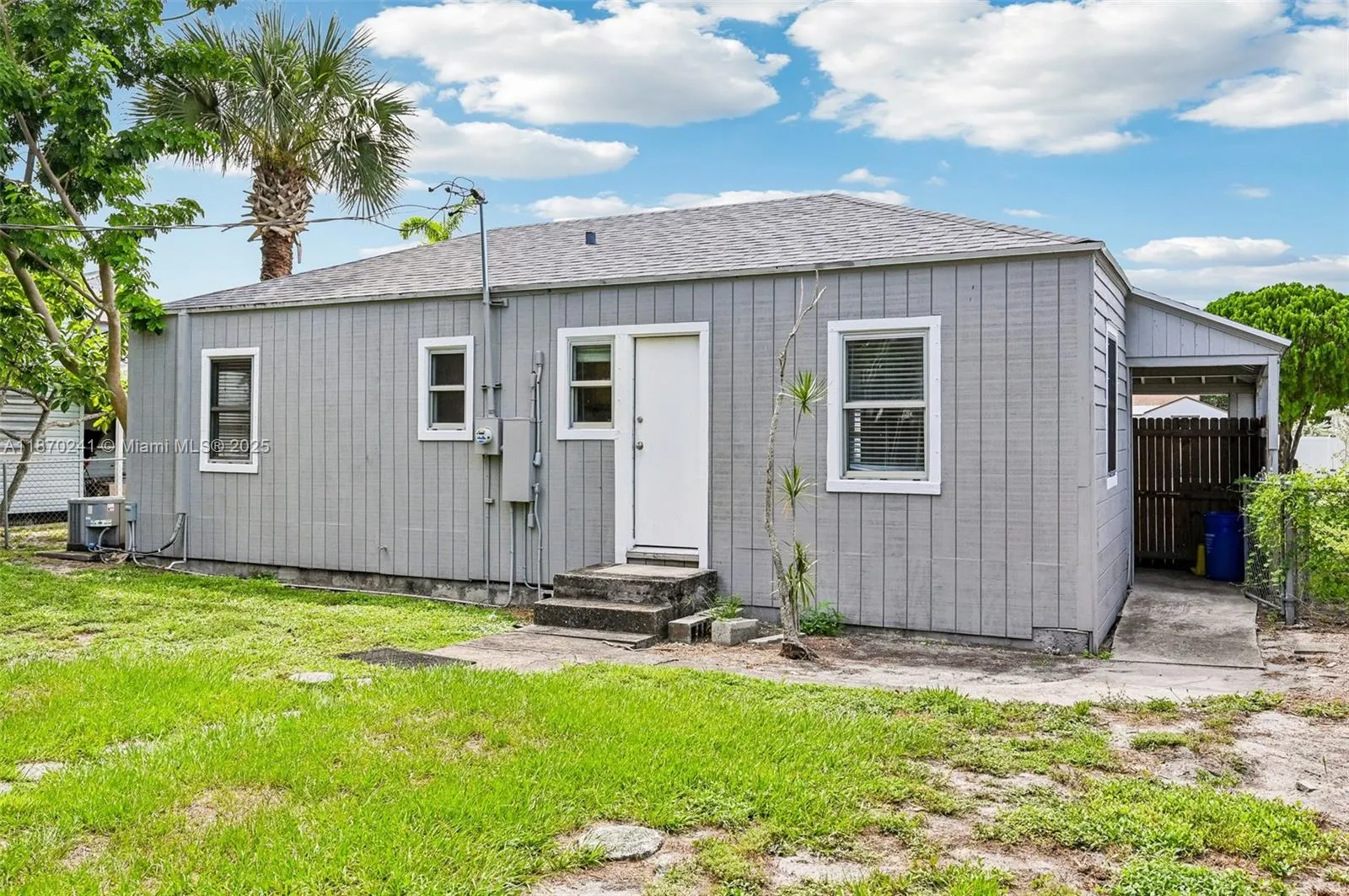 837 Ridgewood Dr