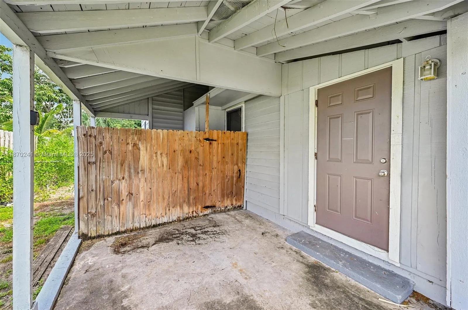 837 Ridgewood Dr