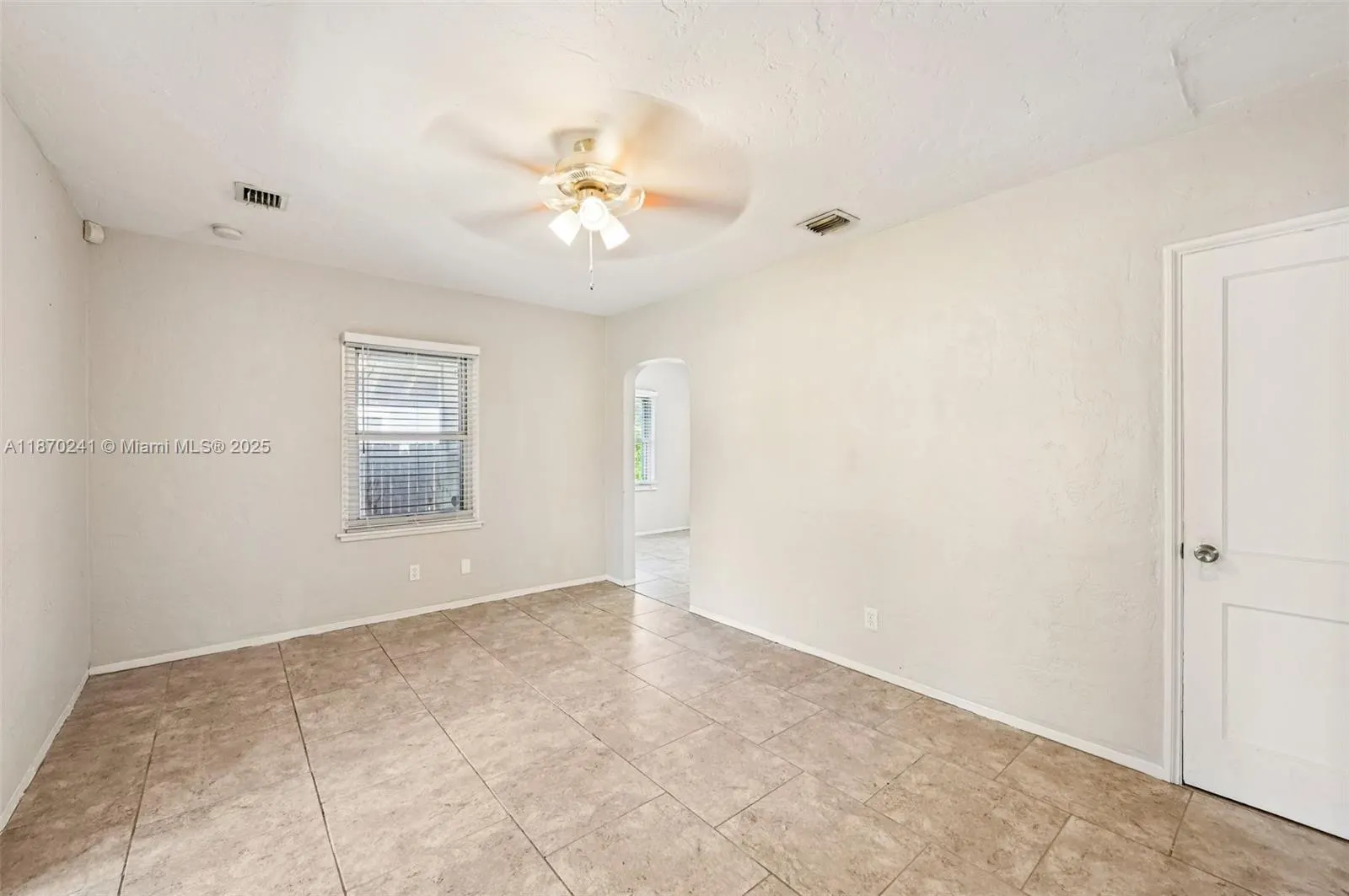 837 Ridgewood Dr