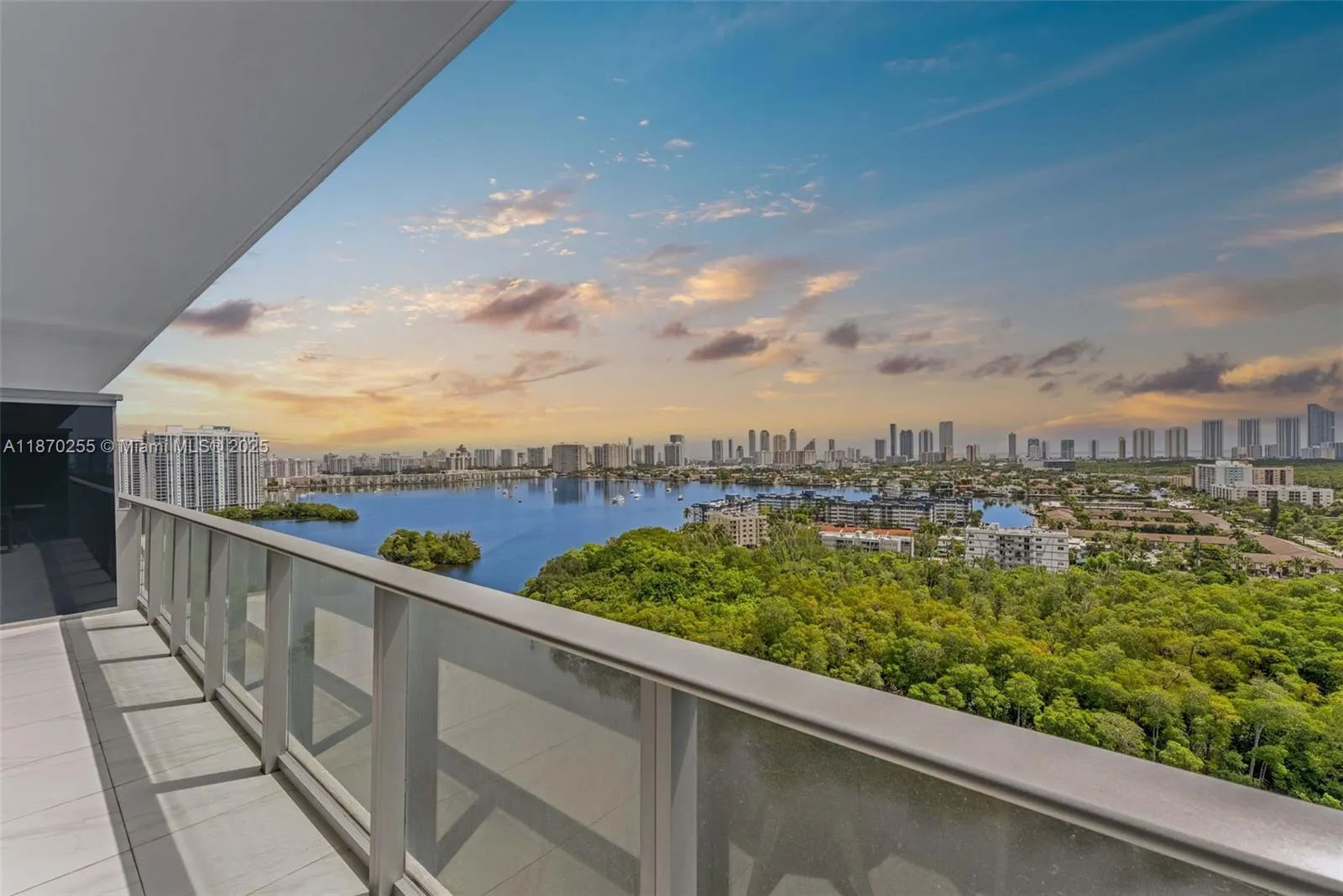 16385 Biscayne Blvd, #1819