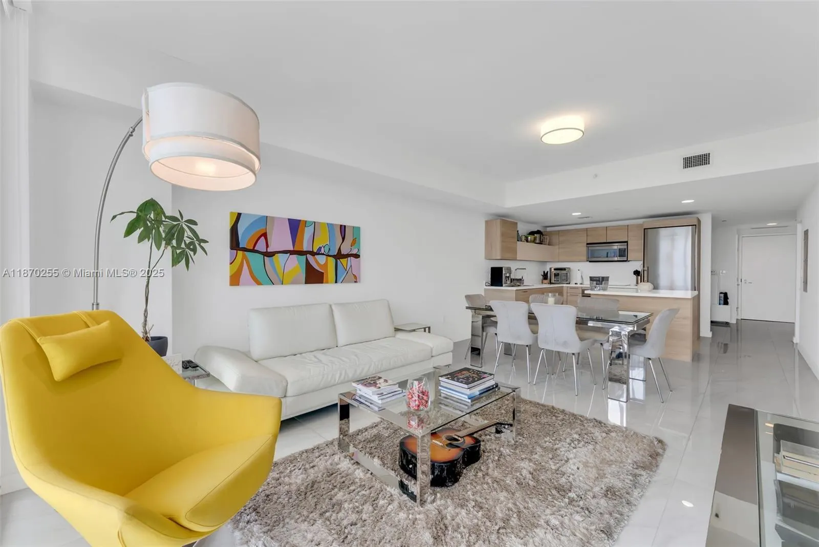 16385 Biscayne Blvd, #1819